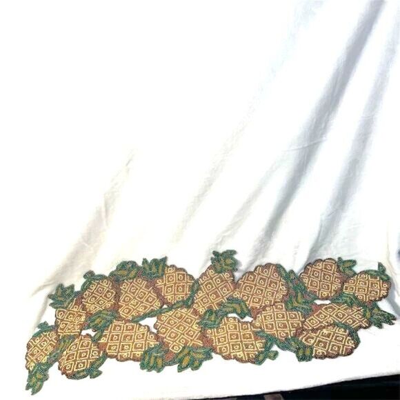 Pier 1 Beaded Pineapple Table Runner - Picture 1 of 7